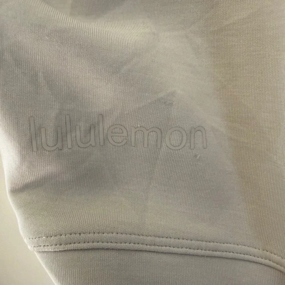 Lululemon Softstreme Perfectly Oversized Cropped Crew Size 10 Cream‎